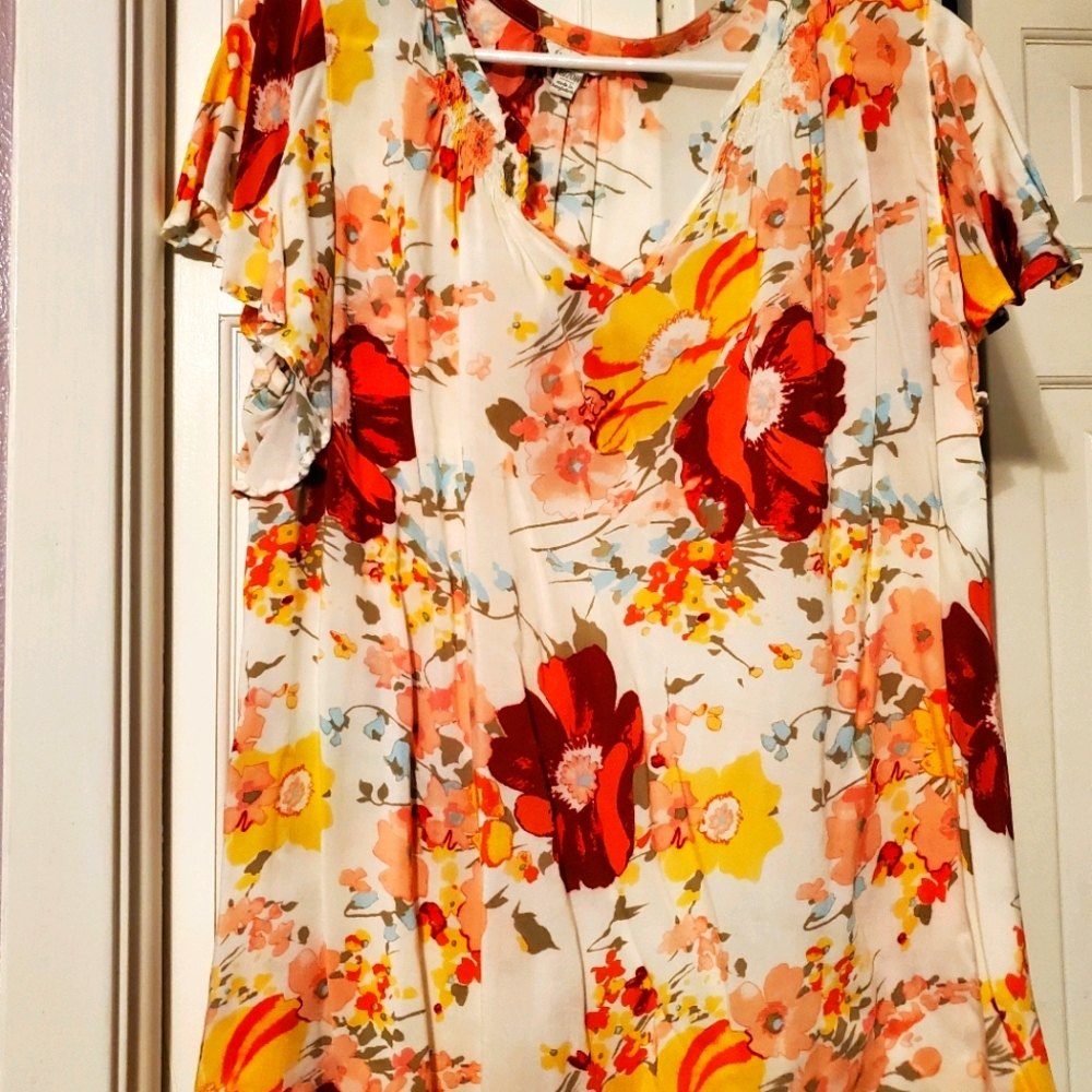 Super soft & cool 😎 summer floral blouse